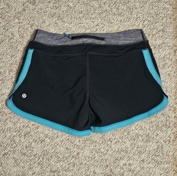 Lululemon Groovy Run Shorts Size 6 Euc - Picture 4 of 6